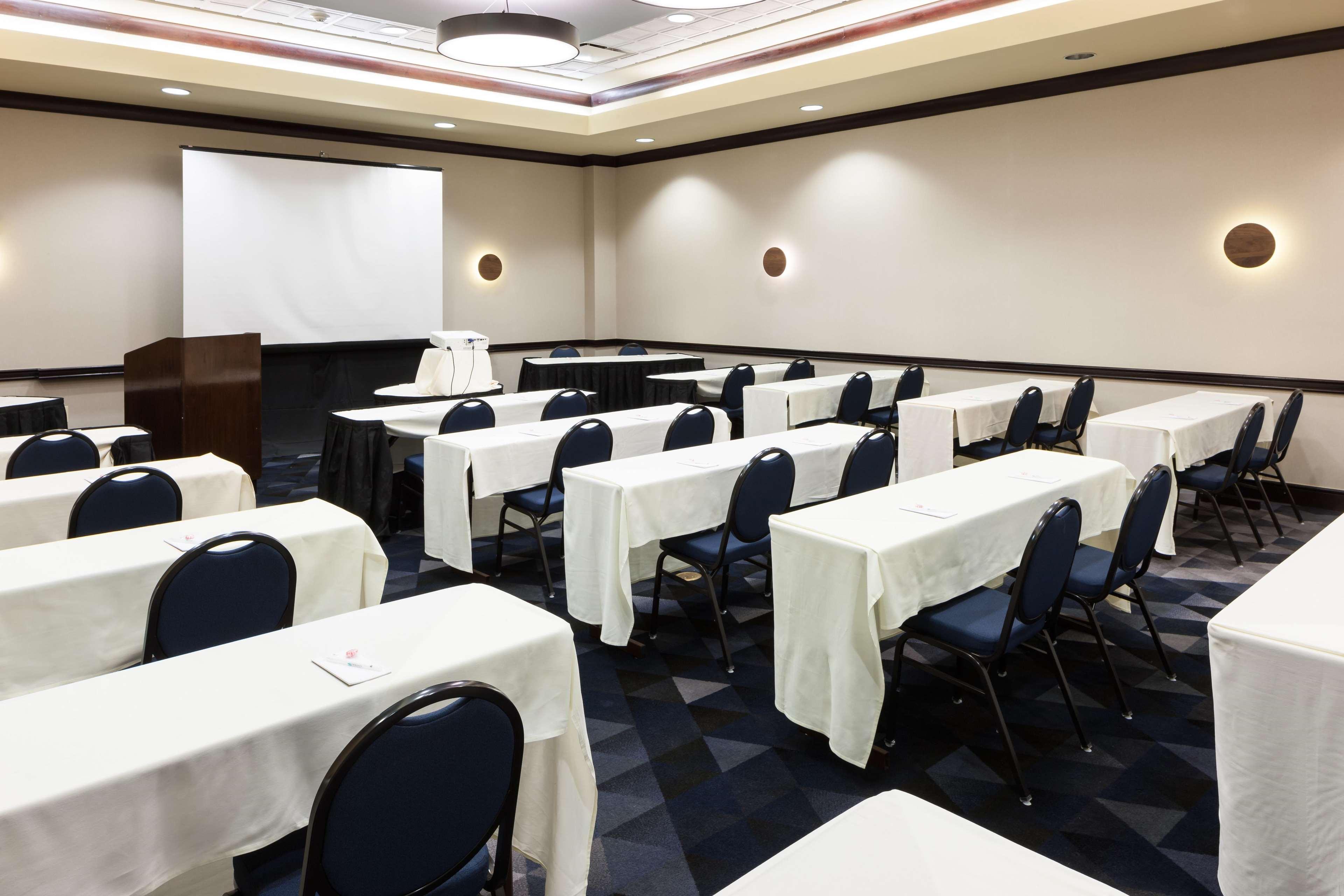 Embassy Suites By Hilton Tampa Brandon Heartland Dış mekan fotoğraf