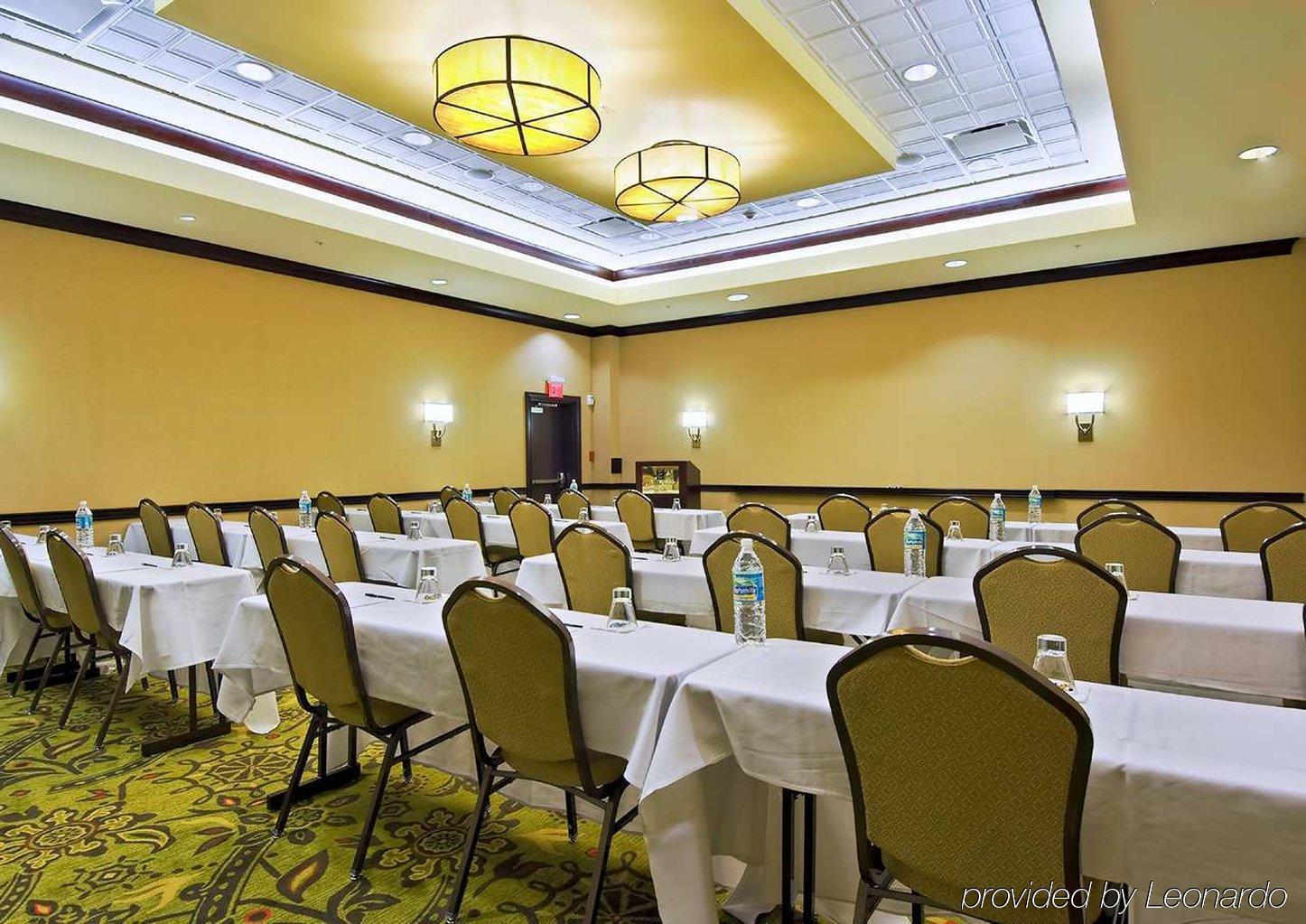 Embassy Suites By Hilton Tampa Brandon Heartland Konforlar fotoğraf