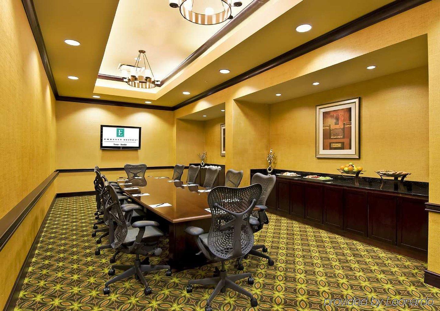 Embassy Suites By Hilton Tampa Brandon Heartland Konforlar fotoğraf