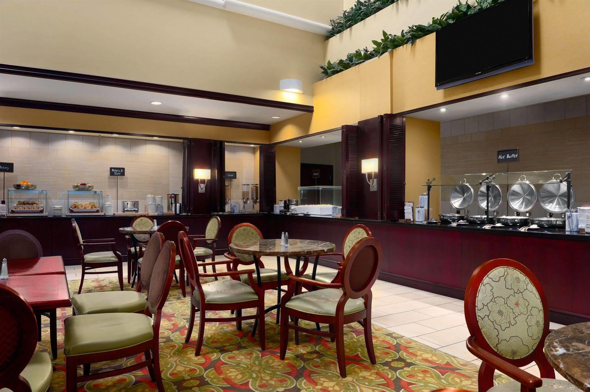 Embassy Suites By Hilton Tampa Brandon Heartland Dış mekan fotoğraf
