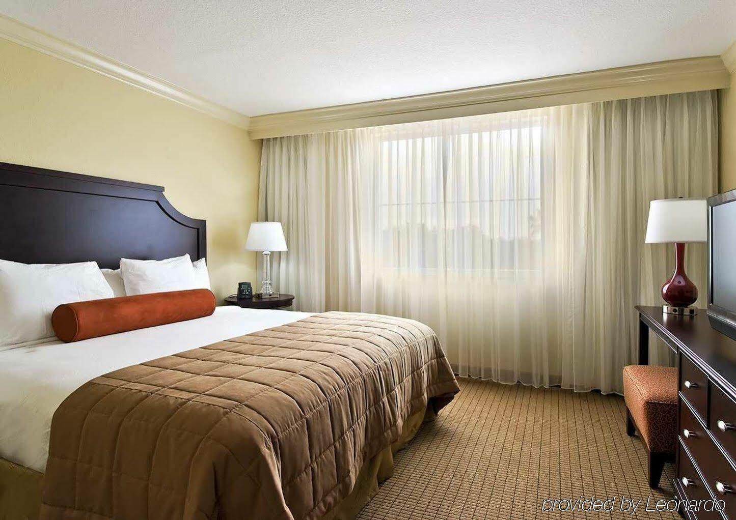 Embassy Suites By Hilton Tampa Brandon Heartland Dış mekan fotoğraf